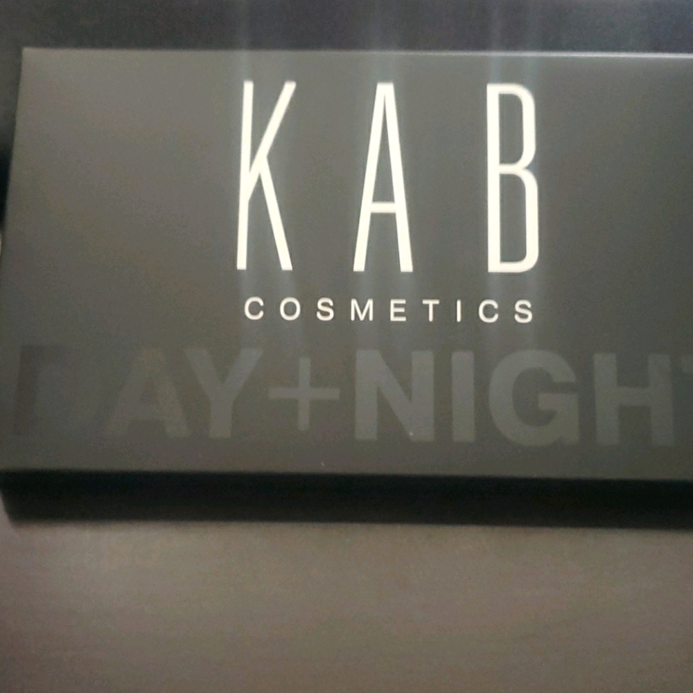 KAB Cosmetics Eyeshadow Palette